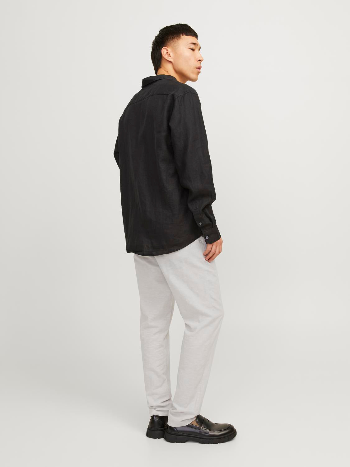 model_shot-back